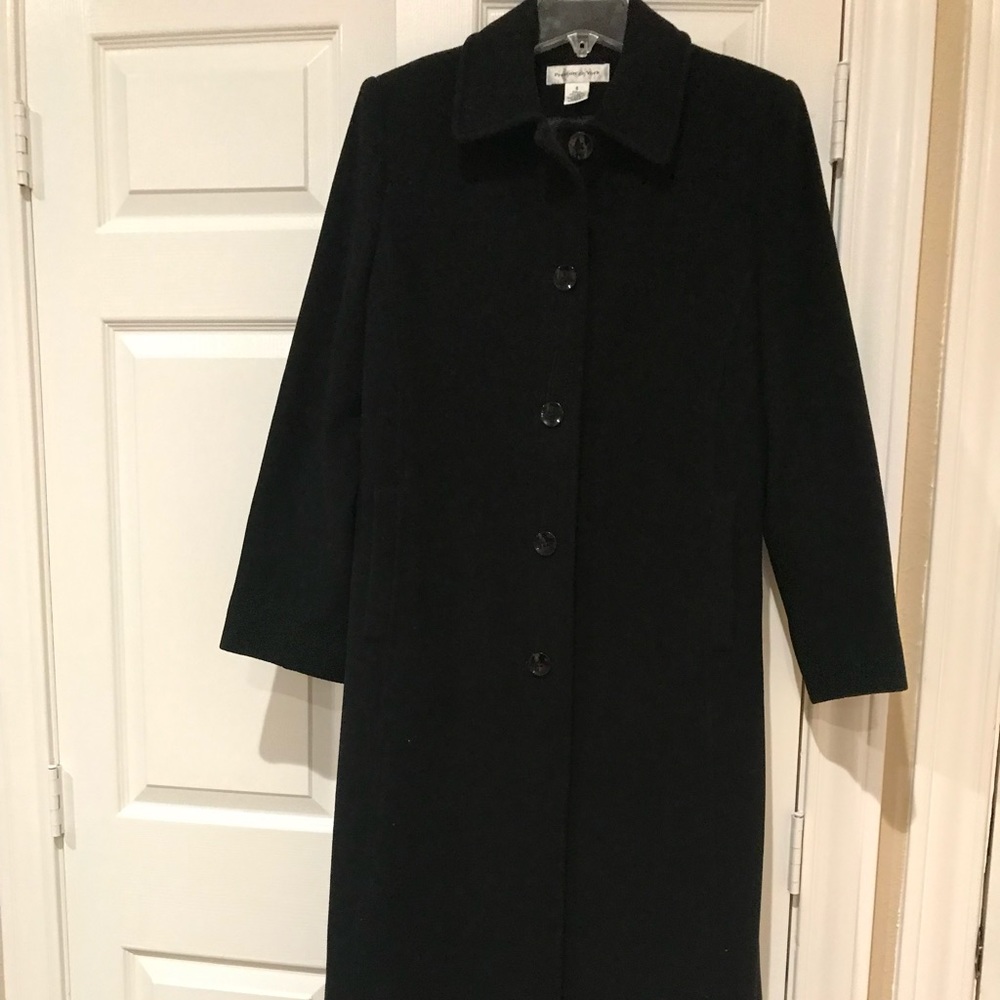 Beautiful long London coat 🧥